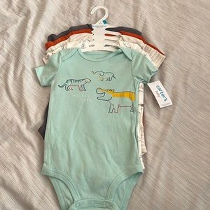 Size 24months 5 pack onesie body suits NWT